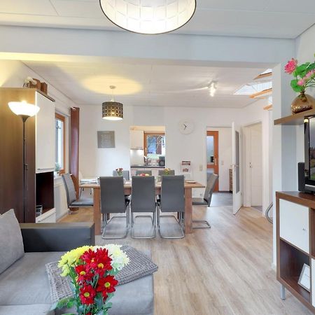 Seepark Kirchheim Ferienhaus Bei Diane Mit Sauna Bagian luar foto