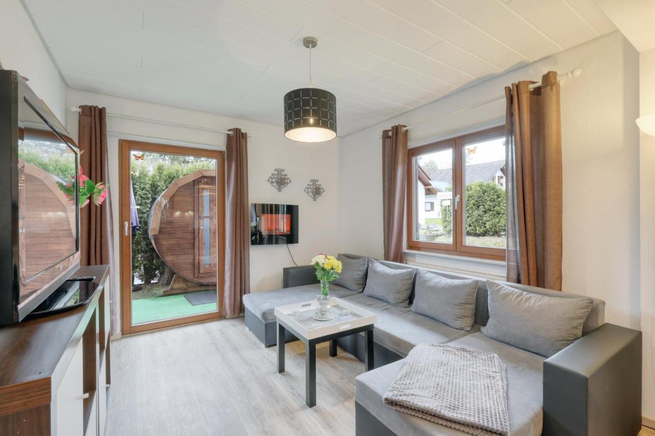 Seepark Kirchheim Ferienhaus Bei Diane Mit Sauna Bagian luar foto
